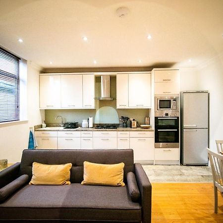 Stay With Serena Homes , One Bedroom Apartment Purley Eksteriør billede