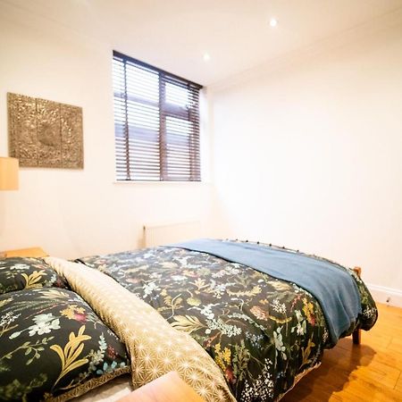Stay With Serena Homes , One Bedroom Apartment Purley Eksteriør billede