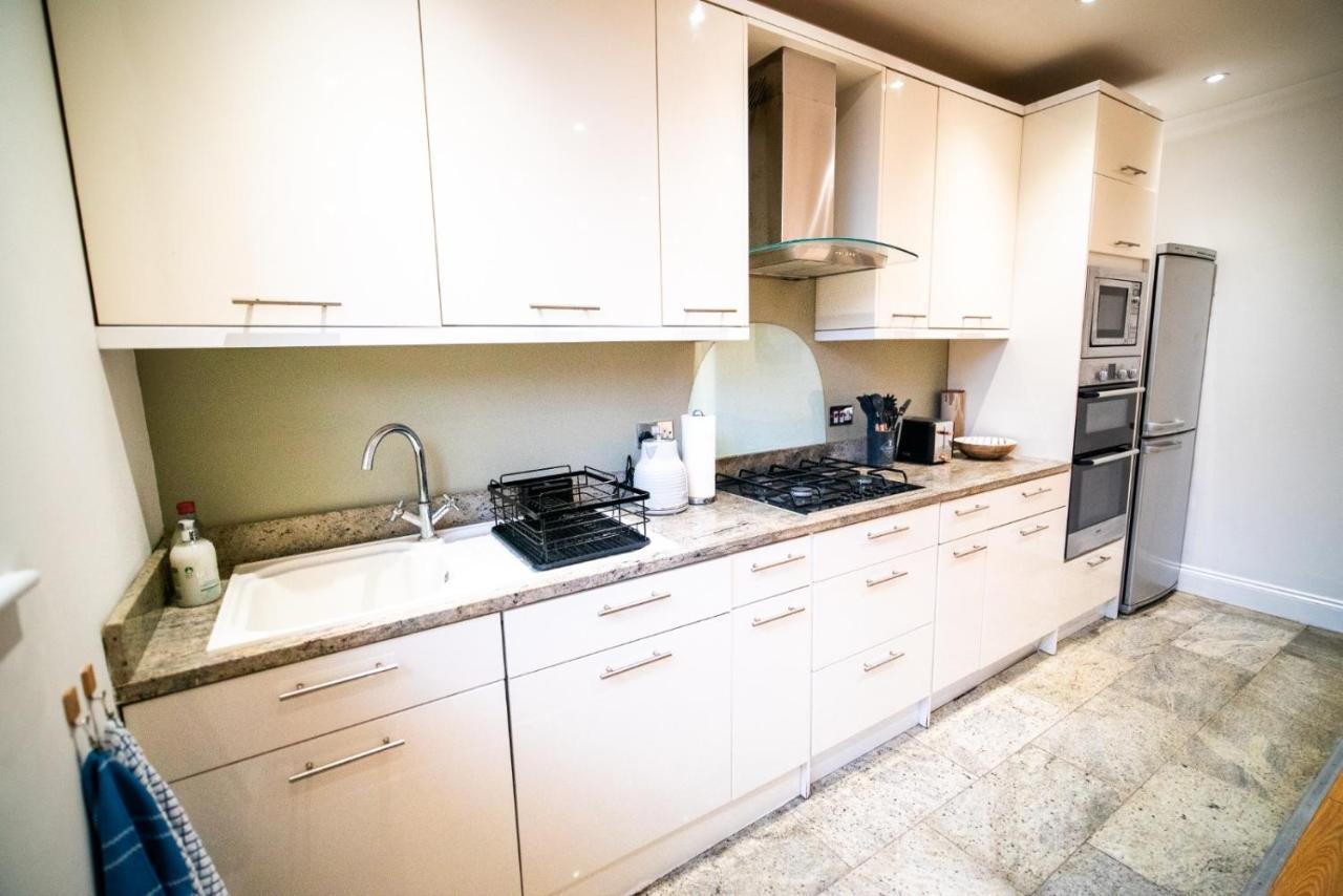 Stay With Serena Homes , One Bedroom Apartment Purley Eksteriør billede