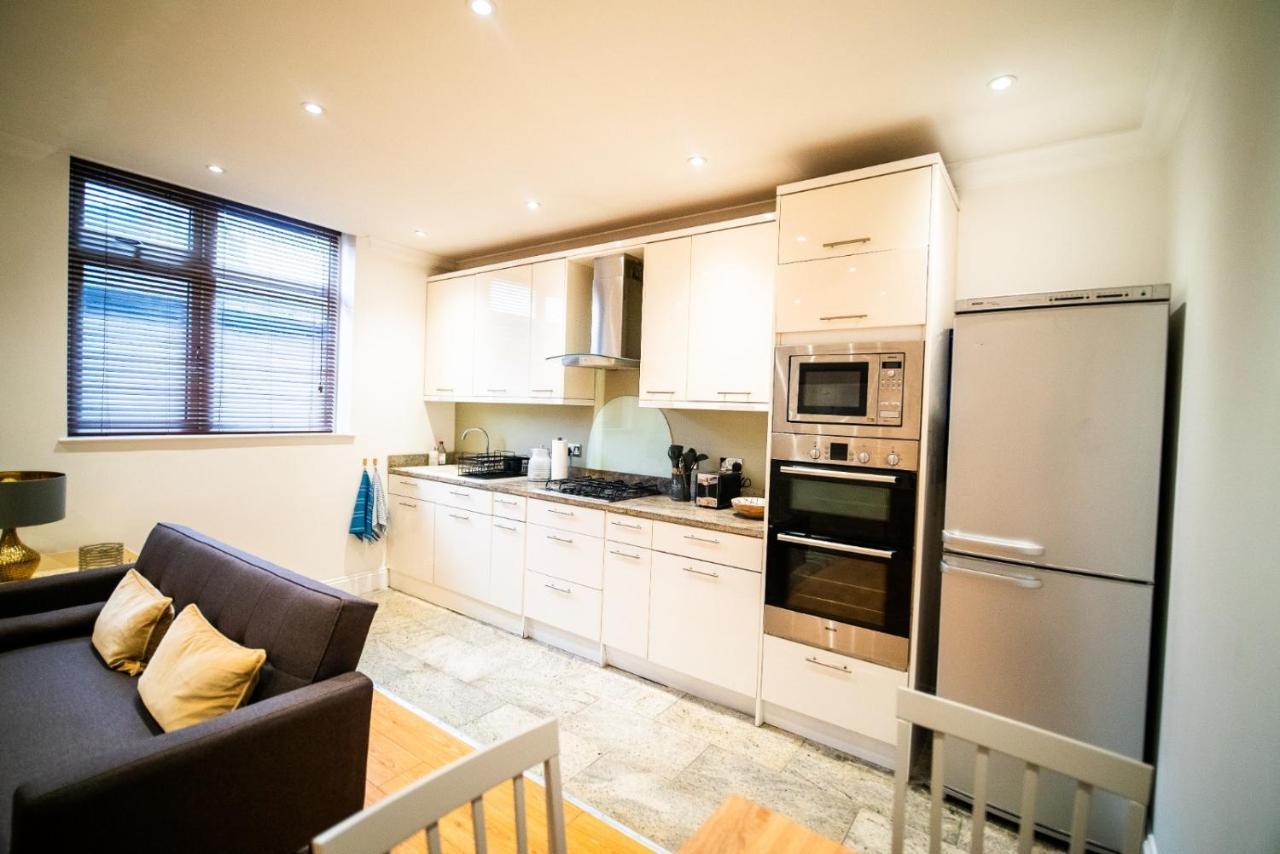 Stay With Serena Homes , One Bedroom Apartment Purley Eksteriør billede