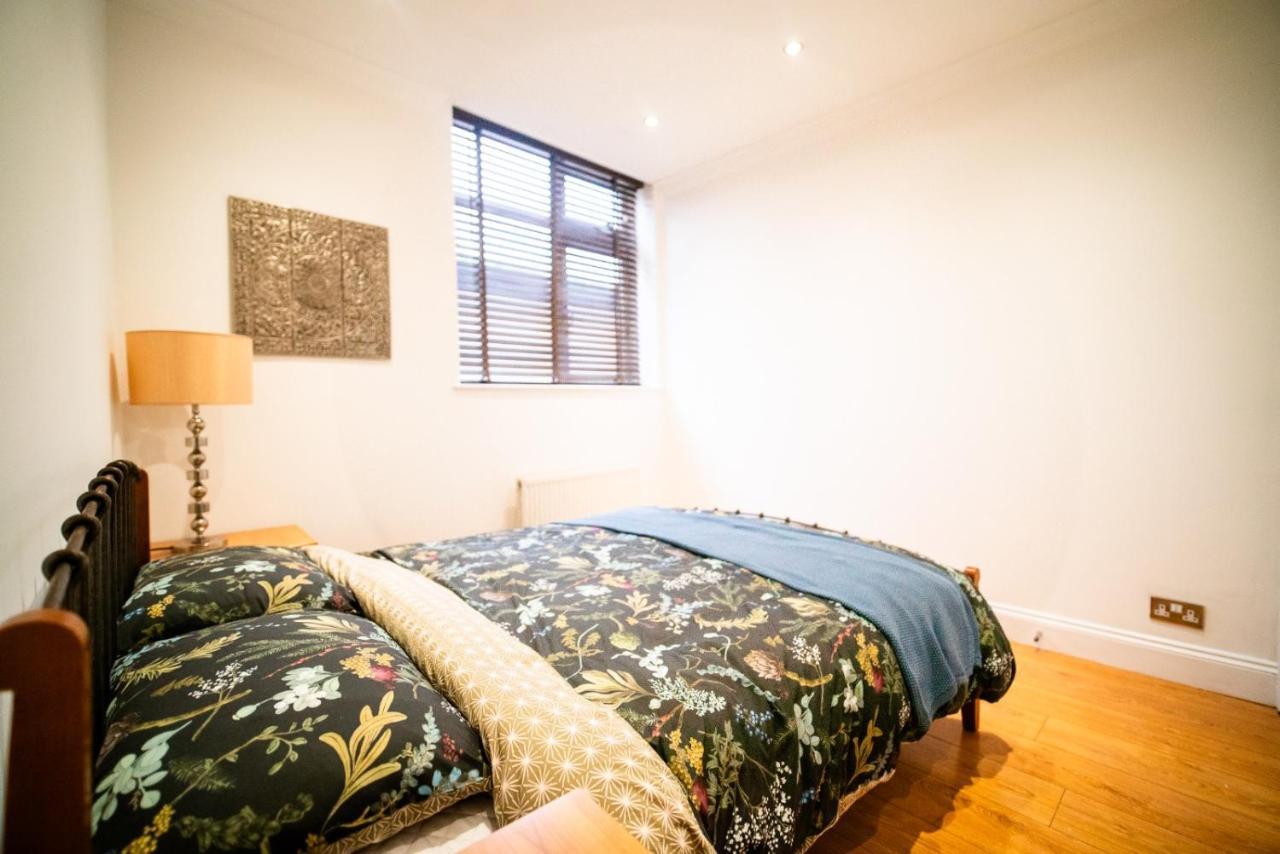 Stay With Serena Homes , One Bedroom Apartment Purley Eksteriør billede