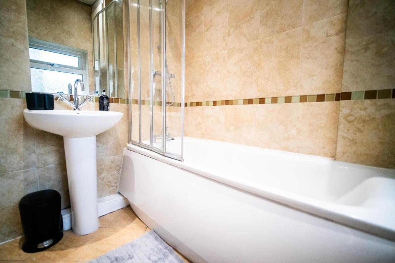 Stay With Serena Homes , One Bedroom Apartment Purley Eksteriør billede