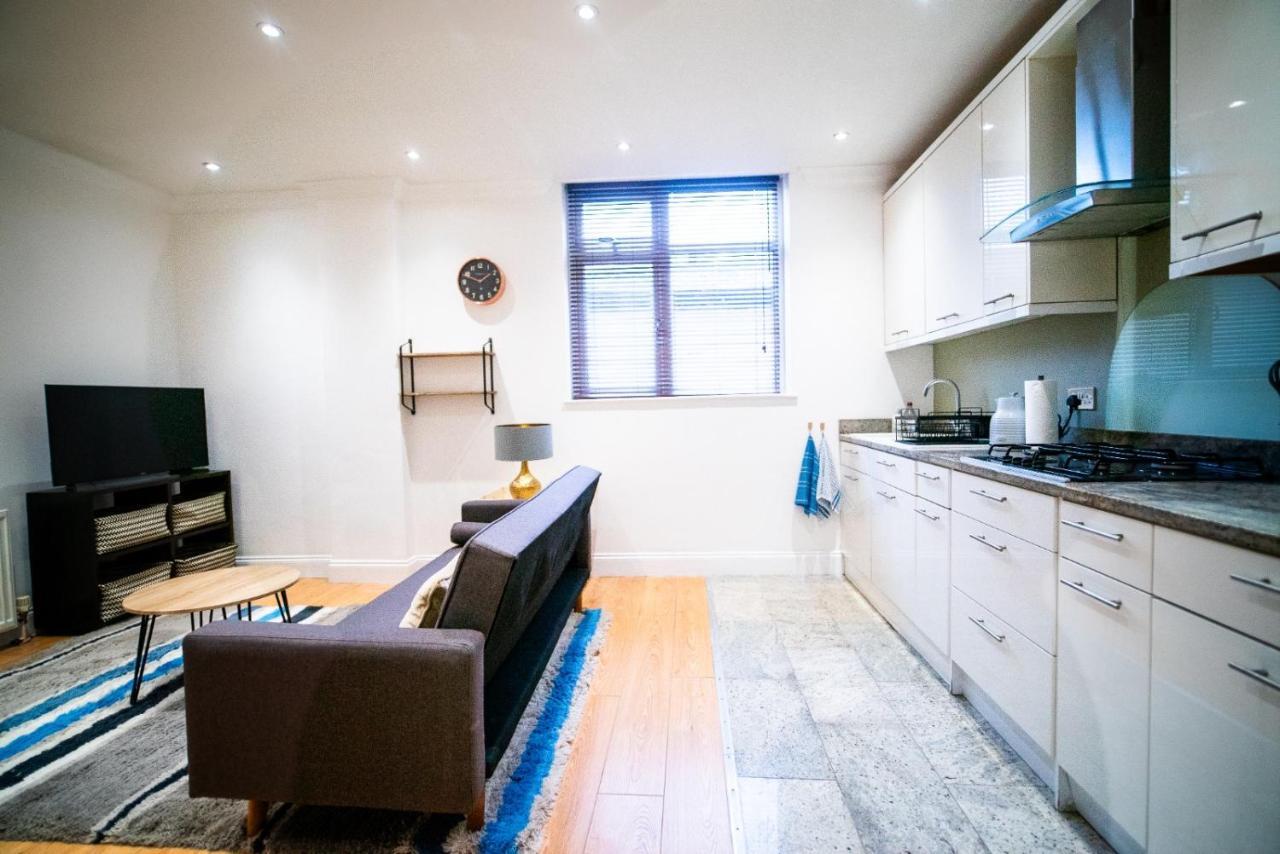 Stay With Serena Homes , One Bedroom Apartment Purley Eksteriør billede